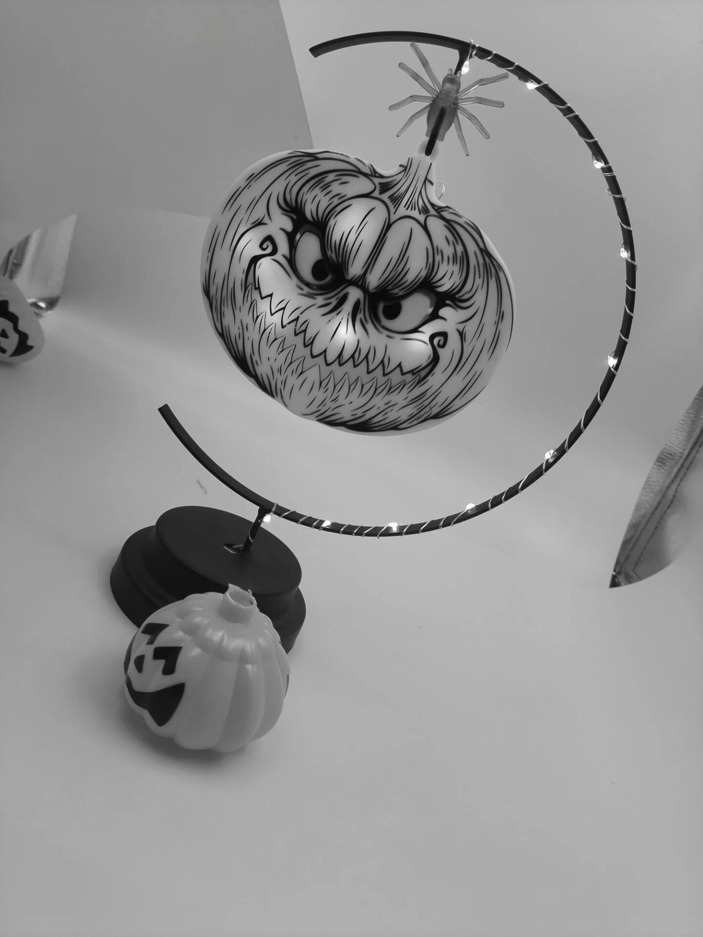 Halloween Wrought Iron Modeling Lamp - Image 9