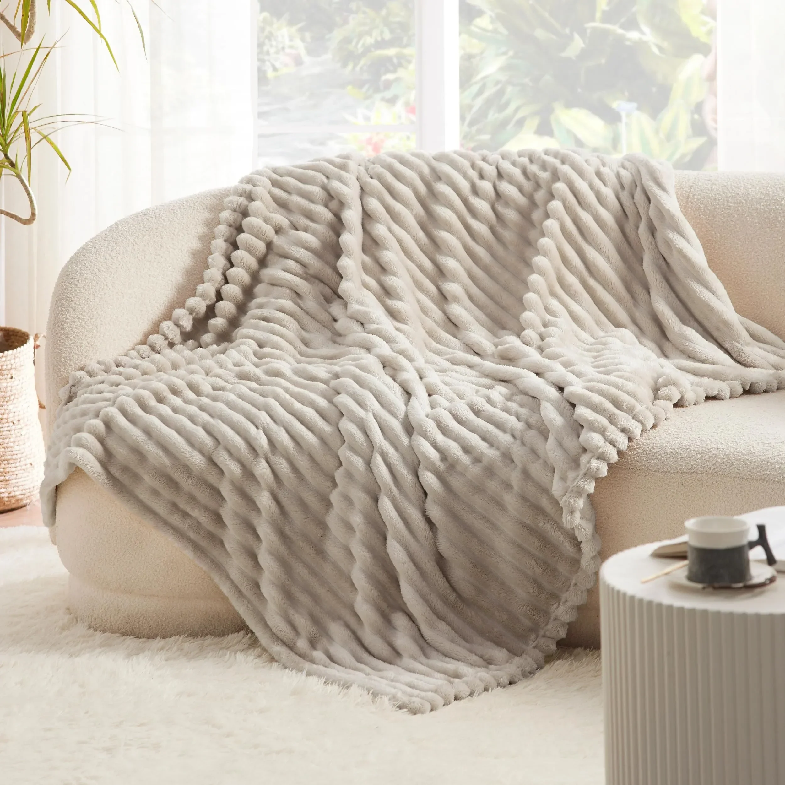 Luxury Faux Rabbit Fur Autumn and Winter Warm Bed Blanket - Image 2
