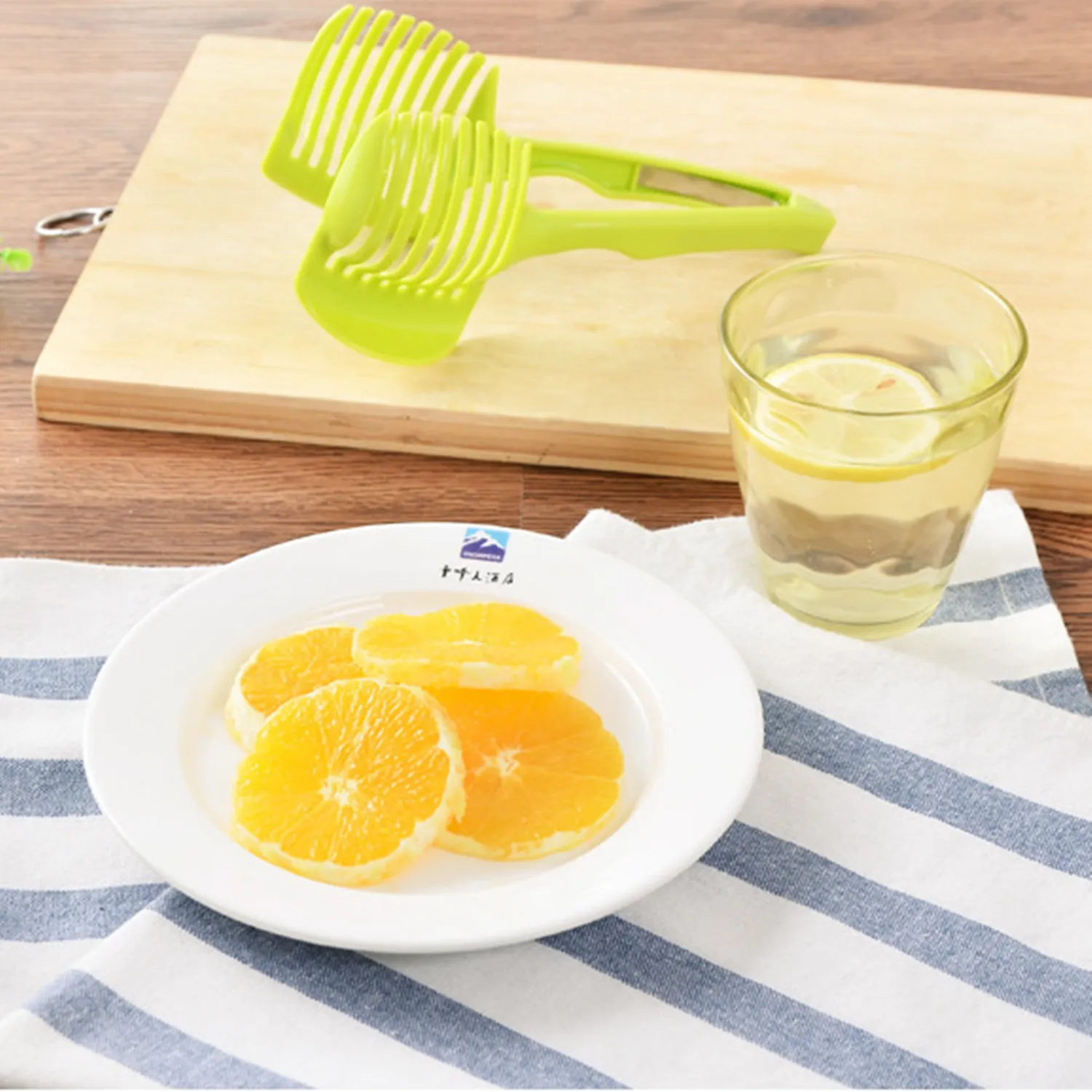Plastic Kitchen Handheld Vegetable Slicer for Potato or Tomato - Image 5