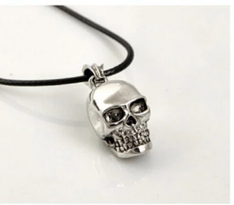 Titanium Steel Cool Skull Necklace - Image 5