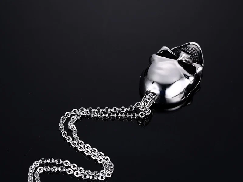 Titanium Steel Cool Skull Necklace - Image 9