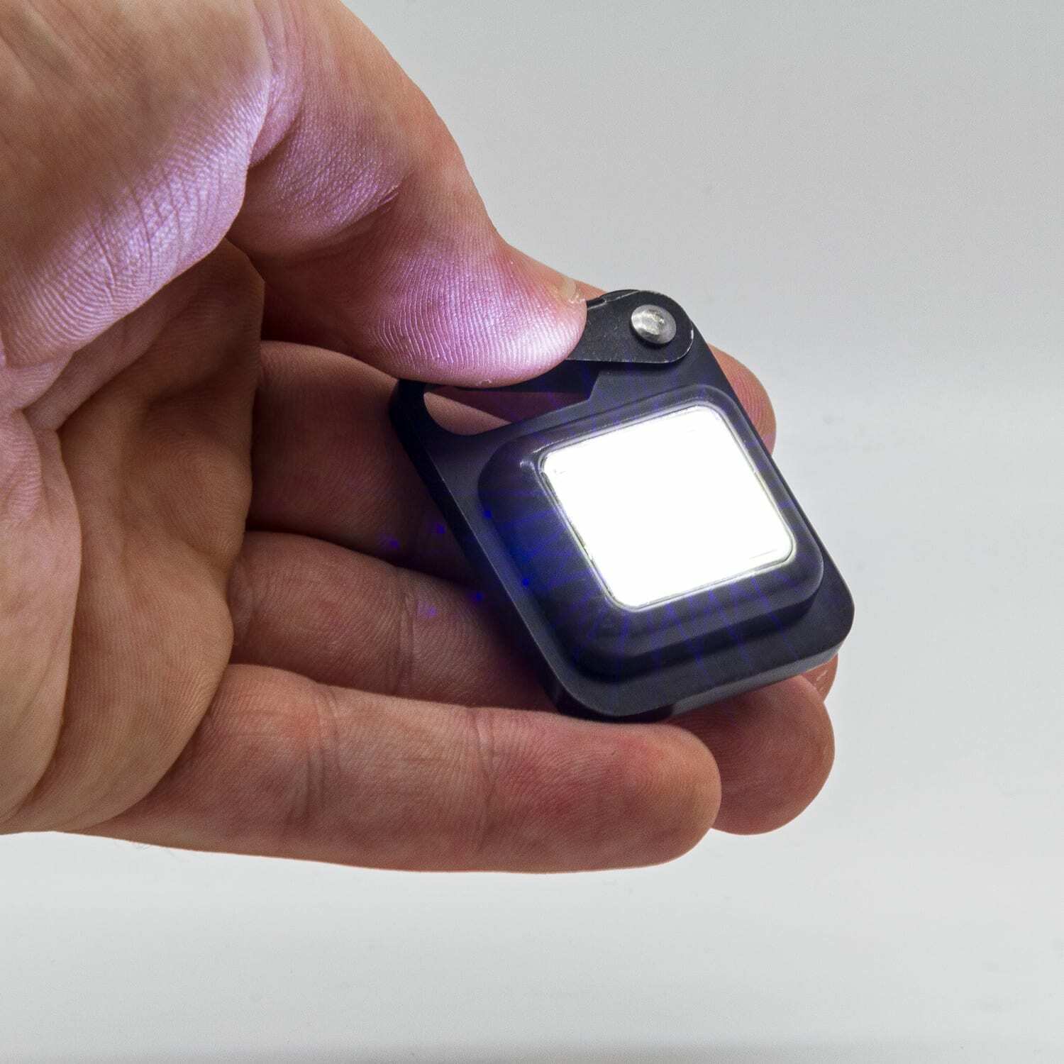 True Utility Button Lite Personal + Handsfree Rechargeable Work Light - Image 3