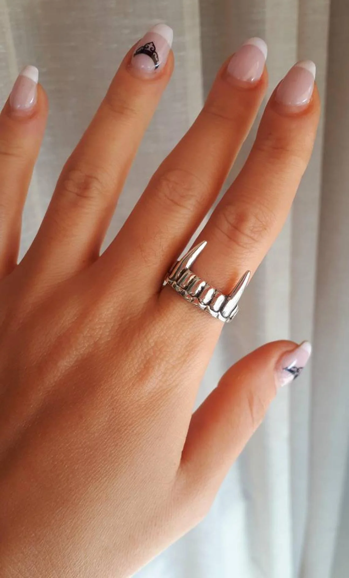 Vampire Personality Teeth Retro Men's And Women's Alloy Ring - Image 4